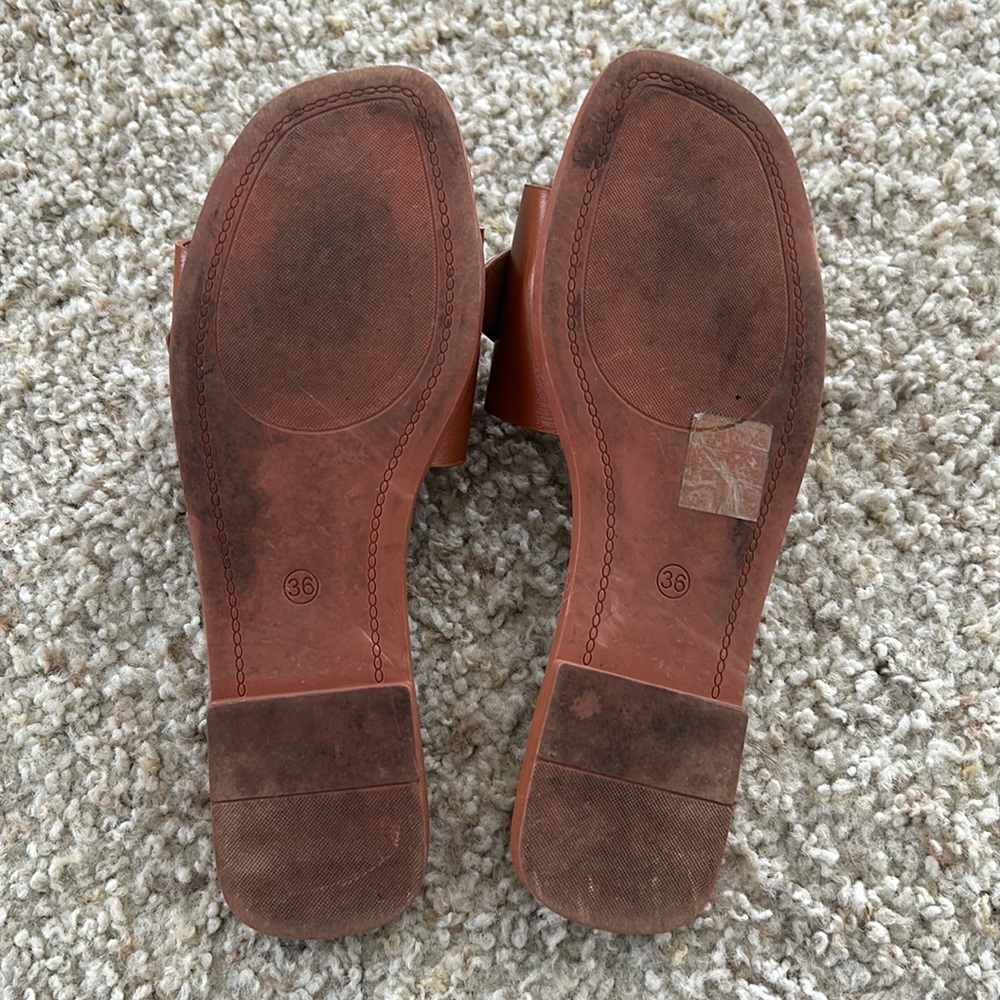 Woman’s Slides - Picture 6 of 6